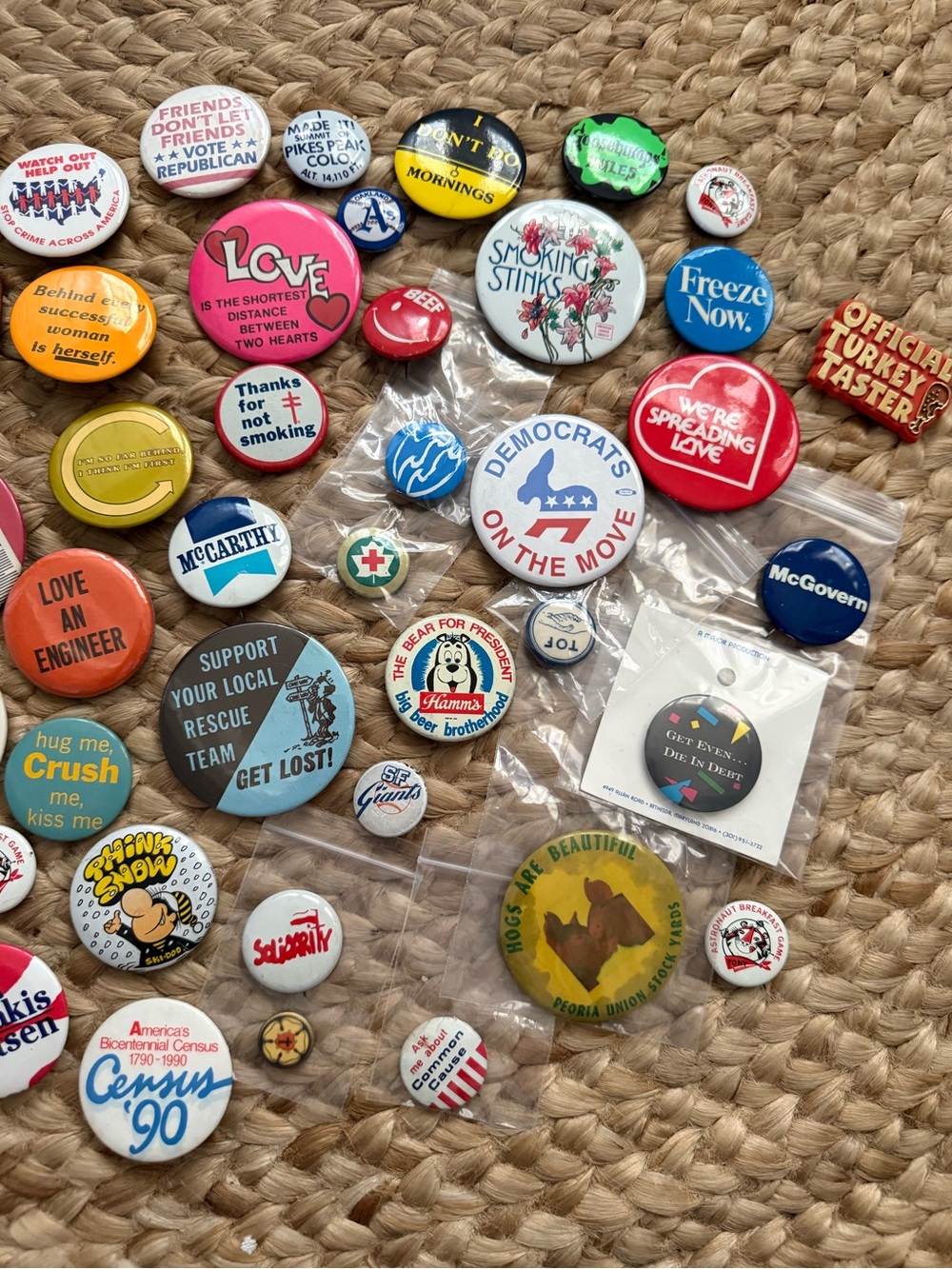 Vintage Button & Pin Collection - Picture 3 of 3